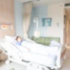 El hombre tuvo que ser atendido en un hospital de París.