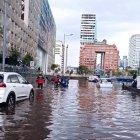 Las fuertes lluvias provocaron congestión vehicular en algunos sectores de la capital.