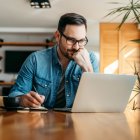 Referencial. Para algunos empleados, hacer teletrabajo es adecuado por los tiempos que se vivien, pero algunos creen que son explotados por los jefes.