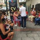 En su mayoría, son mujeres trans las que acuden a recoger la ayuda que brinda la fundación.