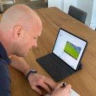 Jordi Cruyff tenía previsto retornar este viernes 17 de julio, pero no lo hizo.