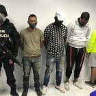 Los sospechosos fueron detenidos por agentes de la Unidad de Investigaciones Antinarcóticos (UIAN)