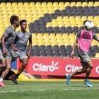 Barcelona ya entrenó en la cancha del Monumental, cuatro meses después.