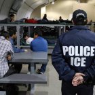  Cientos de migrantes de diferentes partes del mundo son detenidos al llegar a Estados Unidos de forma ilegal. 