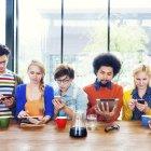  Referencial. Los millennials saben de alimentos y tecnología pero algunos desconocen cómo tener una cultura financiera. 