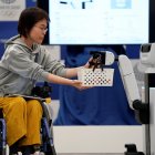  La organización de los JJOO de Tokio 2020 presentó dos modelos de robots que serán empleados para asistir a los espectadores y participantes del evento. 