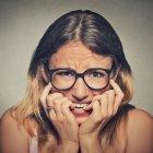  La fobia es un miedo irracional a algo. En algunos casos a cuestiones tan simples, como ver un árbol o un queso. 