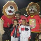  Toda la celebración de Wendy Villón en la cancha del Alejandro Serrano Aguilar. 