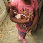  Marcela sostenía su muñeca favorita mientras su abuela narraba la ‘pesadilla’ que vivió el pasado viernes. 