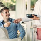  Referencial. Actualmente, la mujeres ven al acto de caballerosidad como un forma de machismo. 