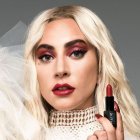  La maquilladora y el guitarrista de la artista contrajeron matrimonio.  