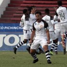 Matías Oyola y sus compañeros festejan el primer tanto del Ídolo.