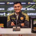 El delantero paraguayo Cristian Colmán le dio el triunfo a Barcelona, en el primer Clásico del año.