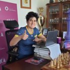 La ajedrecista luego de una de las partidas en las que tuvo que enfrentar a Hungría durante las Pirmeras Olimpiadas Virtuales.