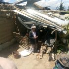 José Leonidas vive con sus dos hijos menores en Cochasquí. Hace un par de meses la casita familiar colapsó.