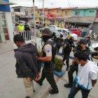 Los sospechosos fueron llevados al UPC de Villa España.