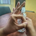 La mayoría de geles antibacteriales con una cantidad menor de etanol al 62 % pueden servir para matar hongos y bacterias, pero no virus.