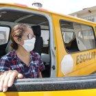 El automotor con el que se gana la vida doña Nelly Álvarez permanece en el garaje de su vivienda, situado en el sur de la ciudad.