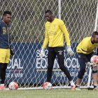 Alexander Domínguez (e) junto a Máximo Banguera (i) y Esteban Dreer (d).