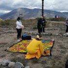 Rosita realizó un ritual para sanar a la Madre Tierra.