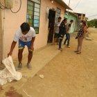 Nelson Mejillones muestra el sitio donde cayó asesinado su yerno.