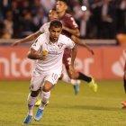 Junior  Sornoza se ha convertido en el generador del juego ofensivo de los albos.