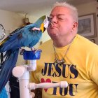 El comentarista de lucha libre, reside en Estados Unidos y es conocido como "Atángana".