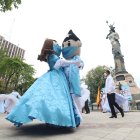 Juan y Juanita Pueblo se deleitaron con las melodías guayacas.