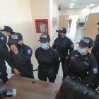 Los agentes retiraron a los comunicadores de la sala de espera de la Fiscalía de Flagrancia.