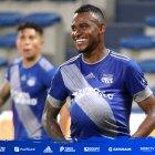 Dixon Arroyo hizo el gol ante Orense.