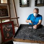 Los precios de sus obras van desde 40 a mil dólares.