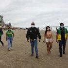 Los comuneros intensifican los llamados de atención para que los visitantes usen mascarillas y respeten el distanciamiento.