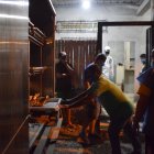 Ambos cuerpos fueron trasladados a la morgue, donde se informó que ella fue estrangulada.