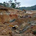 Hasta el momento se reportan cinco muertes en el derrumbe.