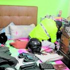 Las evidencias que encontraron los agentes fueron carteras y bolsos, a más de una moto.