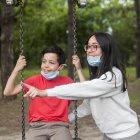 Usar mascarilla y lentes a la vez puede ser molestoso.