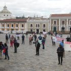 Los vecinos también exigen un plan de reactivación económica en la capital.