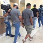 Los sospechosos fueron aprehendidos horas después, tras presuntamente cometer otro ilícito.