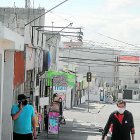 Los comerciantes de la calle Zaldumbide, en La Kennedy, instalaron un sistema de cámaras de vigilancia.