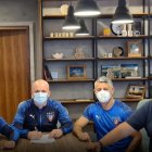 Pablo Repetto (segundo desde la izquierda) firmó su renovación por un año más con Liga de Quito.