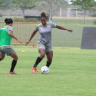 Karla Muela tiene 25 años y es delantera amarilla.