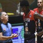 Bryan Carabalí el gigante ecuatorianos que actúa en Argentina.