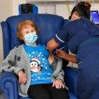 Margaret Keenan, el día en que recibió la vacuna.