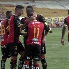 Deportivo Cuenca triunfó por 2-1 ante Emelec por la fecha 14 en el estadio Serrano Aguilar