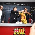 El 16 de diciembre del 2019, Carlos Alfaro Moreno, presiente del Barcelona, le daba el cargo de DT a Fabián Bustos.