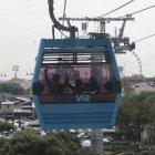 Samuel y sus padres se tomaban de las manos durante el recorrido, simulando estar en una montaña rusa.

FECHA : 28/12/2020 

Agencia (ag-extra)