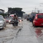 La zona es afectada en cada invierno. La gente del sector pide un arreglo definitivo de los desagües