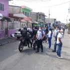 Personal policial y municipal acudió al sector para determinar a los inmuebles involucrados en la megafiesta.