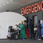 Ante una eventual llegada de la nueva cepa, es necesario planificar para evitar un colapso.