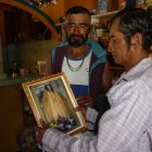 Kelvin Vélez, el Barbón, y Walter Mendoza, Chavito, reconocen que debieron ser más precavidos, guardar el hielo para tener agua y consumirla.